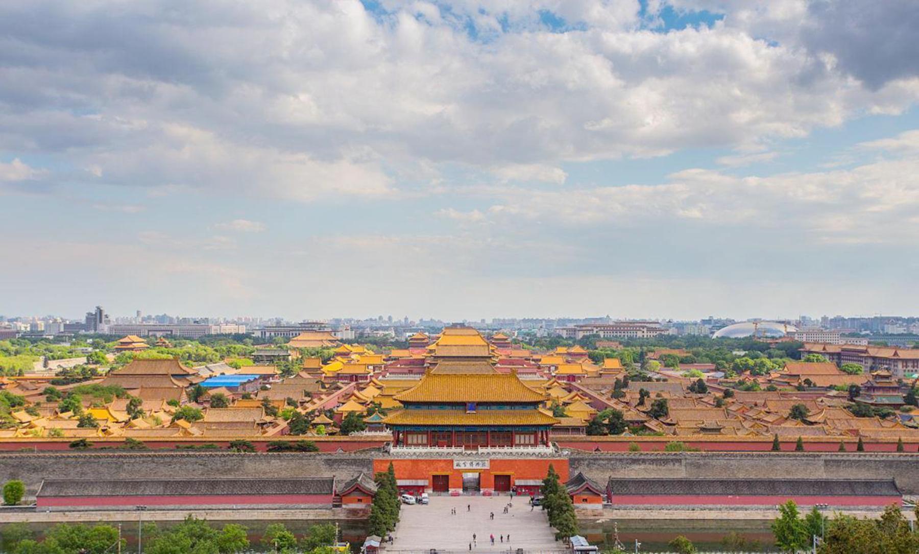 East Sacred Hotel--Very Near Beijing Tiananmen Square ,The Forbidden City,The Temple Of Heaven ,3 Minutes' Walk To Wangfujing Subway ,Located In The Center Of Beijing, Many Shopping Malls Around,Newly Renovated Hotel-Able To Receive Foreign Guests المظهر الخارجي الصورة The Forbidden City, Beijing