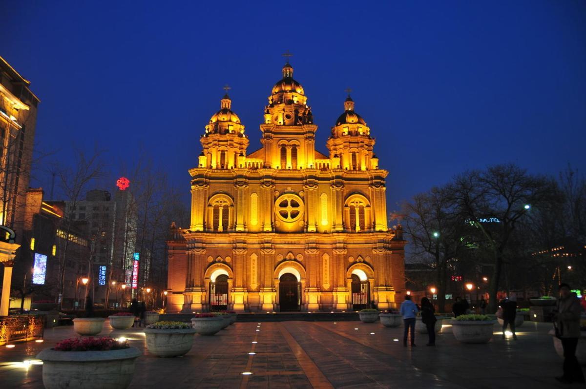 East Sacred Hotel--Very Near Beijing Tiananmen Square ,The Forbidden City,The Temple Of Heaven ,3 Minutes' Walk To Wangfujing Subway ,Located In The Center Of Beijing, Many Shopping Malls Around,Newly Renovated Hotel-Able To Receive Foreign Guests المظهر الخارجي الصورة The Cathedral of the Immaculate Conception in Xi'an